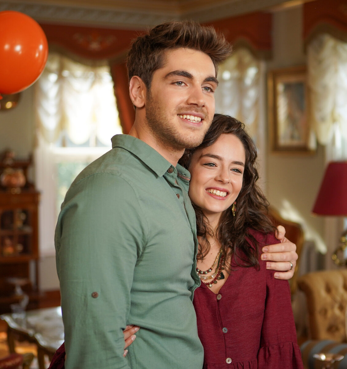 Кадр из сериала "Не отпускай мою руку"