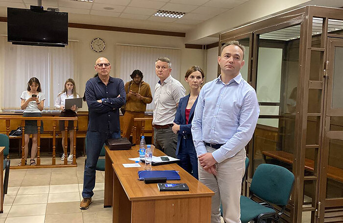    Максим Паршин (справа).Московские суды общей юрисдикции