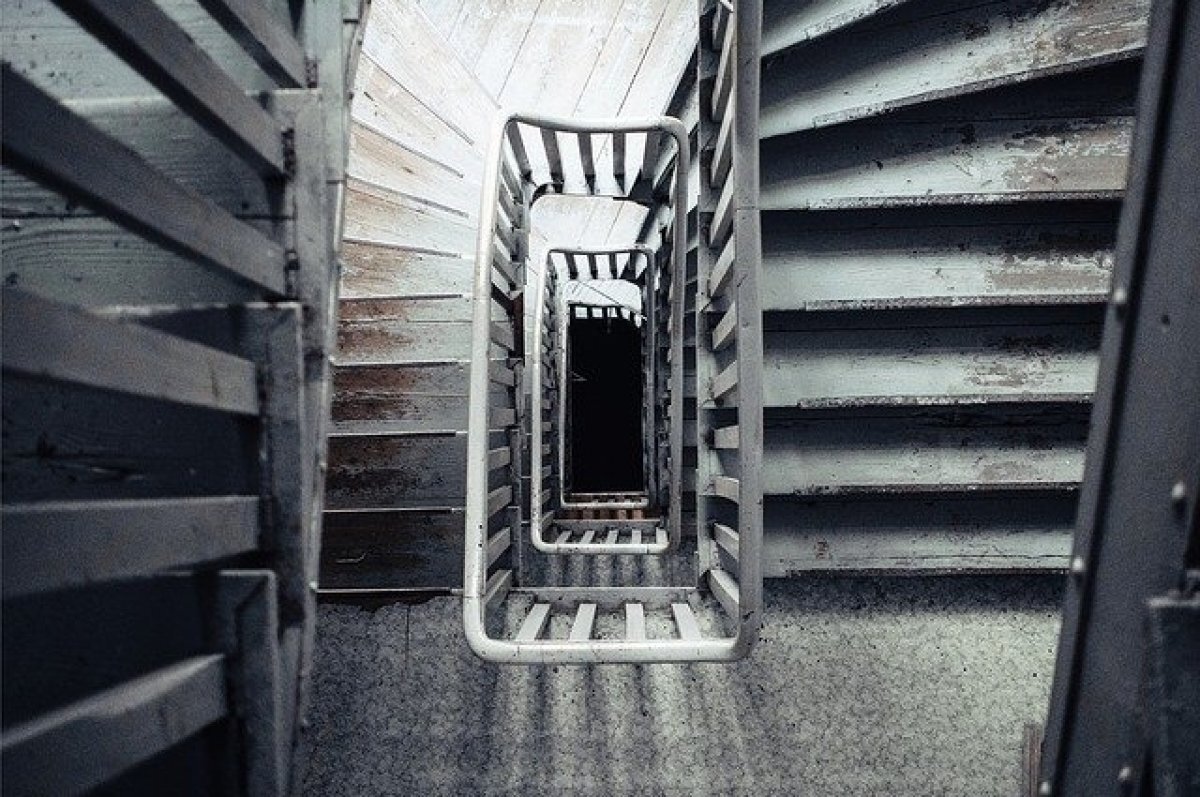    После грозы часть жителей 16-этажки в Барнауле остались без лифта