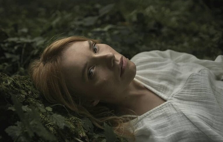 Кадр из фильма "Рой"(2023).