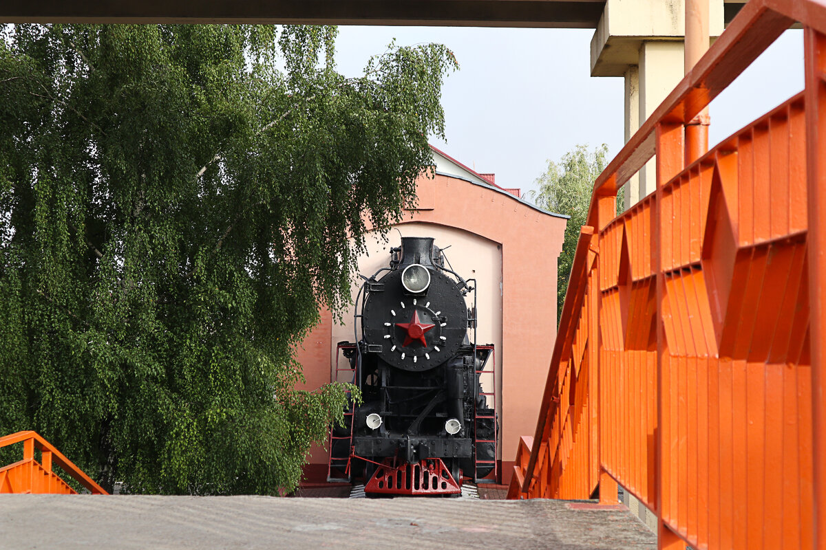 Памятный знак воинам-железнодорожникам. г. Лида. Фото М. Самолевич