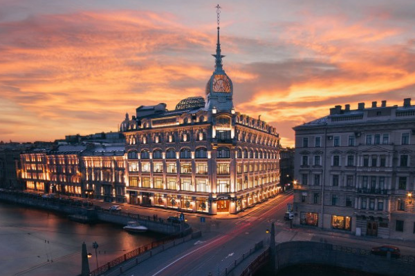 Универмаг «У Красного моста». Фото aupontrouge.ru