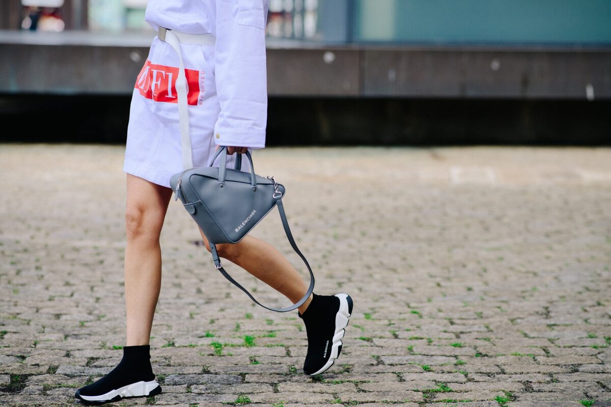 Balenciaga кроссовки на ноге