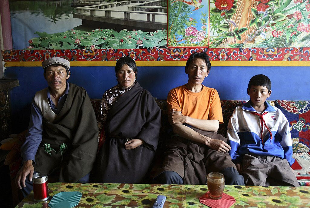 Иметь много мужей. Полиандрия в Тибете. Многомужество в Тибете. Тибетцы свадьба полиандрия. Дельфийская полиандрия Тибет.