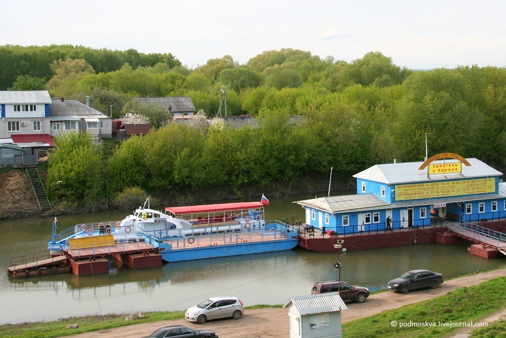 У причала находилось 6. Пристань Трубеж Рязань. Пристань в Рязани на Оке. Кремлевская Пристань Рязань. Рязань Пристань у Кремля.