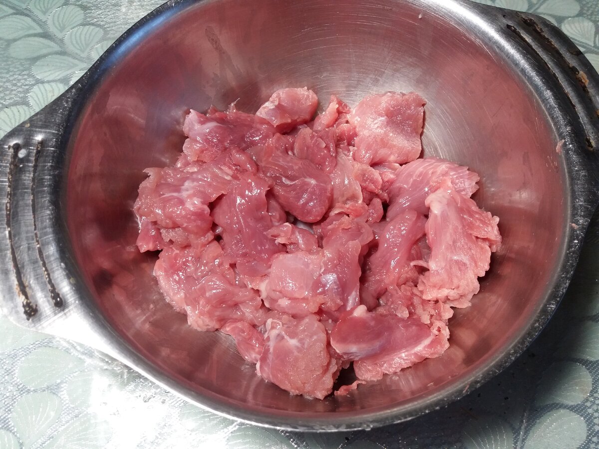 Диабетику можно кушать любое мясо, оно не влияет на сахар в крови, сколько бы вы его не съели. Главное - выбрать нужный гарнир.