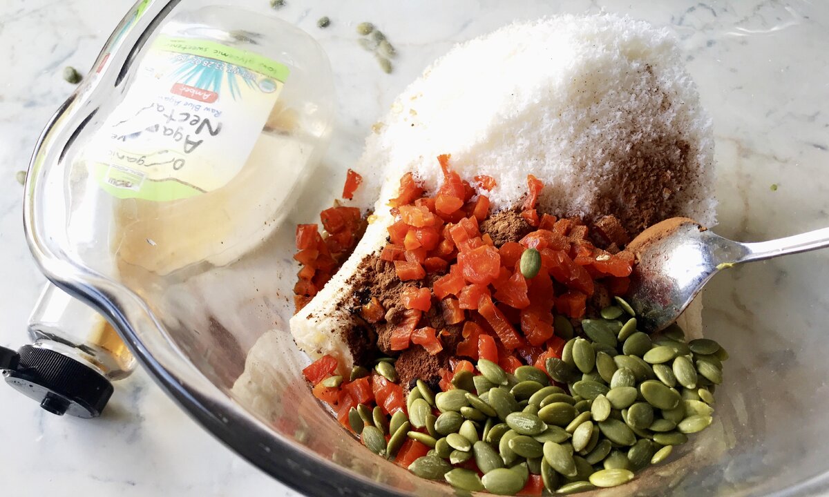 Смешать вместе все ингредиенты.