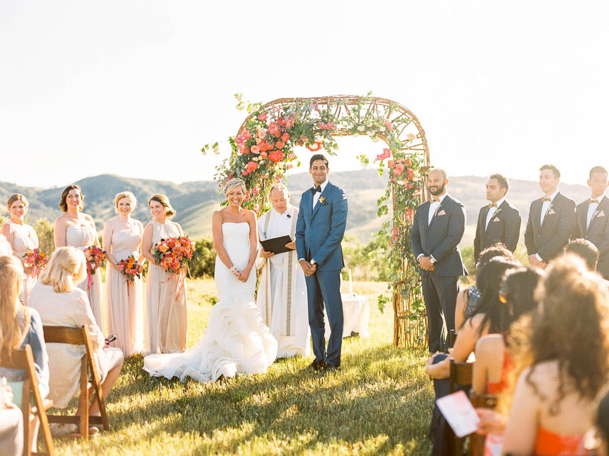 фото взято с greenweddingshoes.com