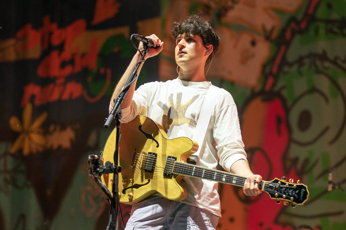 фото: https://www.rollingstone.com/music/music-news/vampire-weekend-ezra-koenig-new-album-780857/