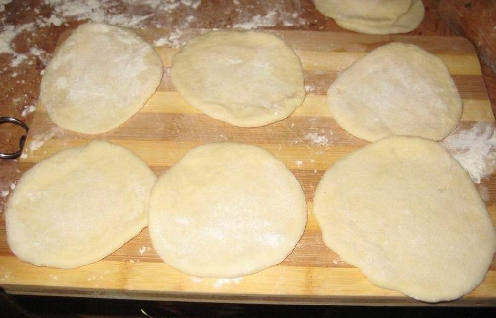 Тесто для пирожков в духовке на сметане