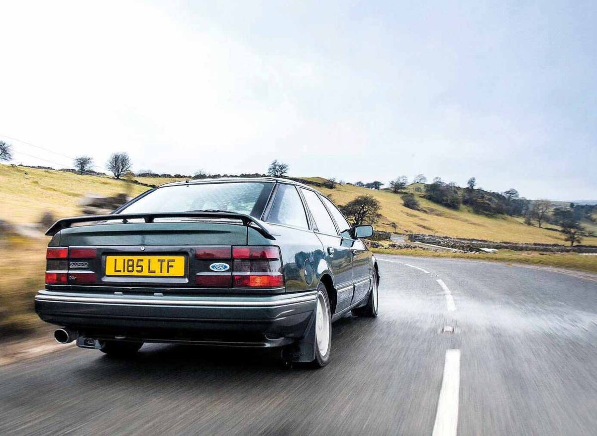 Ford Scorpio первого поколения с кузовом хэтчбек