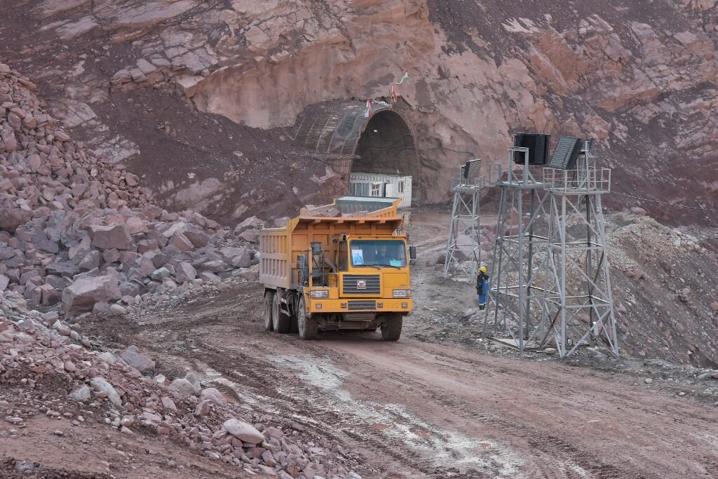 На стройплощадке Рогунской ГЭС. Фото: Asia-Plus  