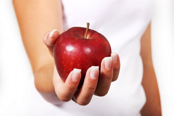 Что будет, если съедать по четыре яблока каждый день