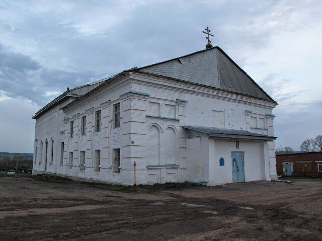 Осинский пермский край. Село Крылово Пермский край. Село Крылово Осинский район. Осинский район Пермский край. Храм села Крылово Пермский край.