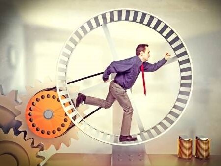 Что не делай, а как белка в колесе.