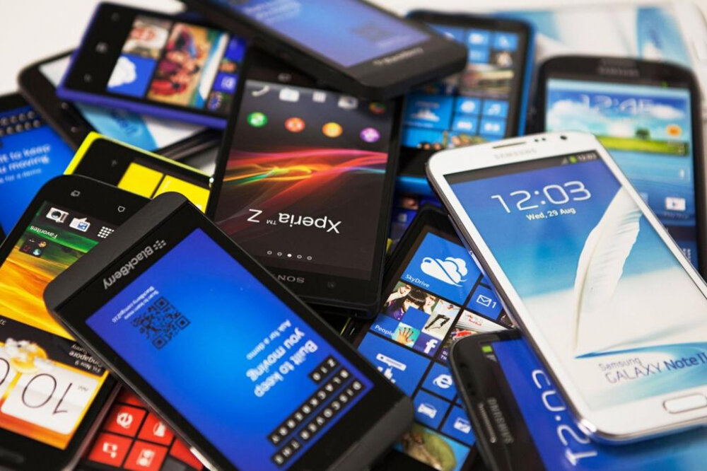 Смартфоны, картинка взята с сайта https://retailer.ru