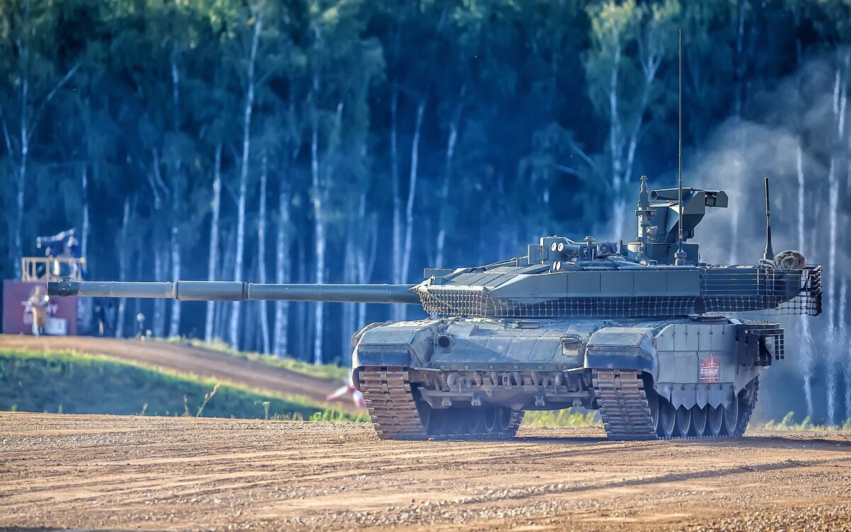 Т-90М был разработан в рамках программы «Прорыв-3» - глубокой модернизации Т-90, выпущенной в середине 1990-х годов.