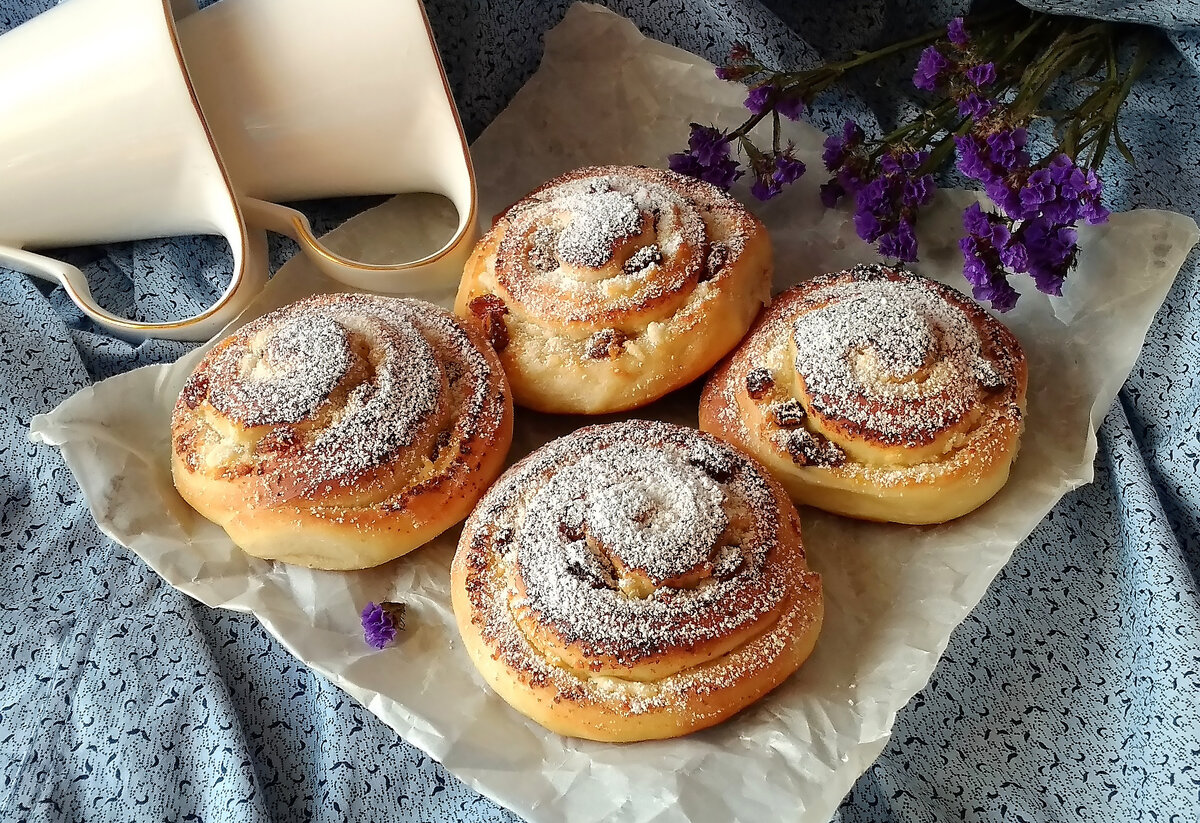 Булочки-завитушки с творогом и изюмом (дрожжевое тесто без яиц) |  HandMade39.Ru | Дзен