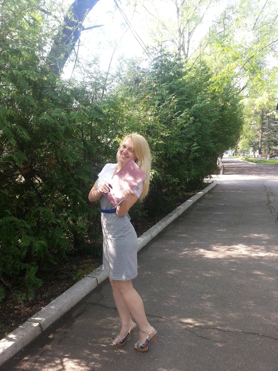 Инсититут я, к слову, закончила в подмосковных Химках