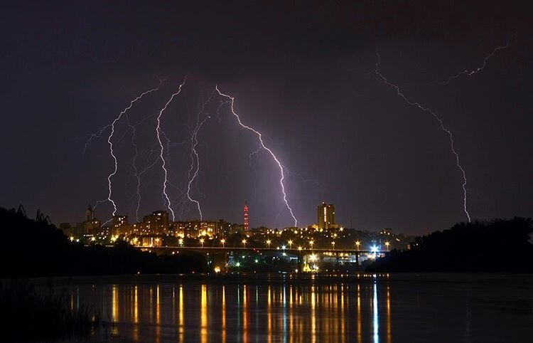 Гроза над Уфой. Фото: Кирш Андрей