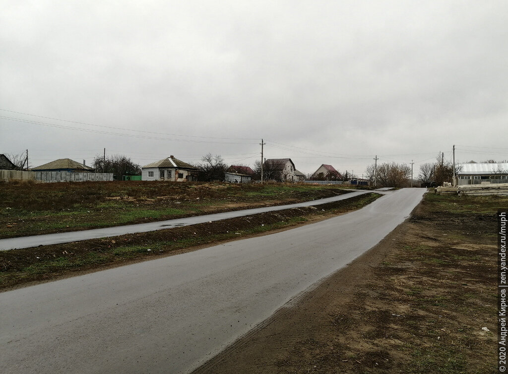 Улица в Боброве, на которой построена школа