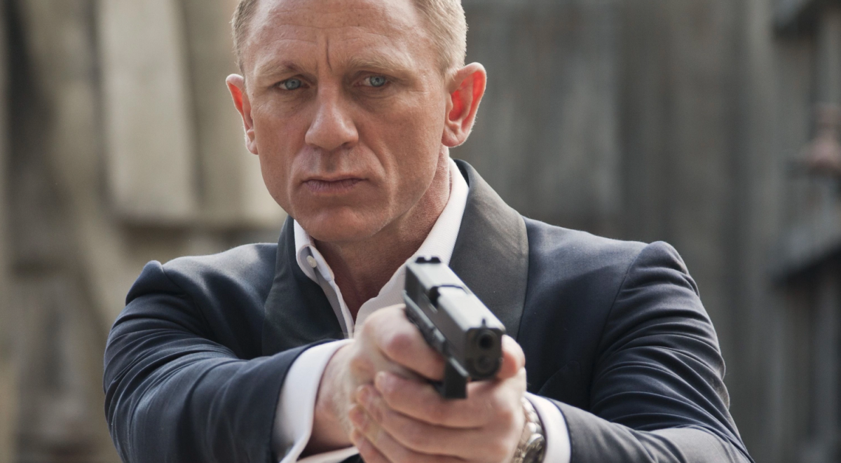 Актер играющий агента 007. Дэниел Крейг Джеймс Бонд. Daniel Craig Skyfall. Агент 007 фильмы. Хавьер Бардем 007 координаты Скайфолл.