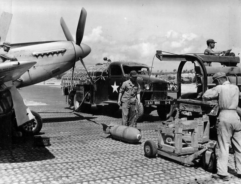 На полях Второй мировой войны P-51 Мустанг  Листайте