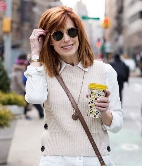 Здесь фото моих любимых стрижек и укладок. Поскольку у меня волосы до плечи, я люблю именно такие варианты. И заколоть легко, если спортом занимаешься или готовишь.