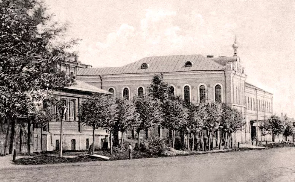 Духовное училище, перестроено до неузнаваемости