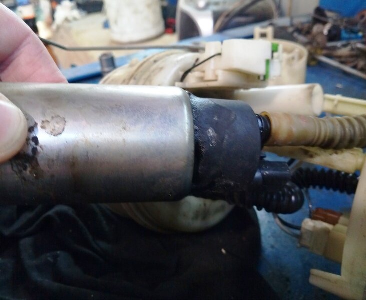 Топливный насос оплавлен (фото автора) (ЛИСТАЙТЕ)