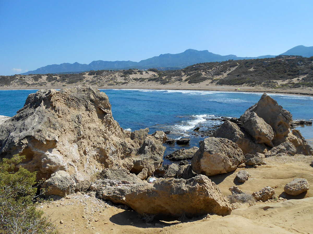 А вот и пляж Алагади. Фото автора, листайте галерею