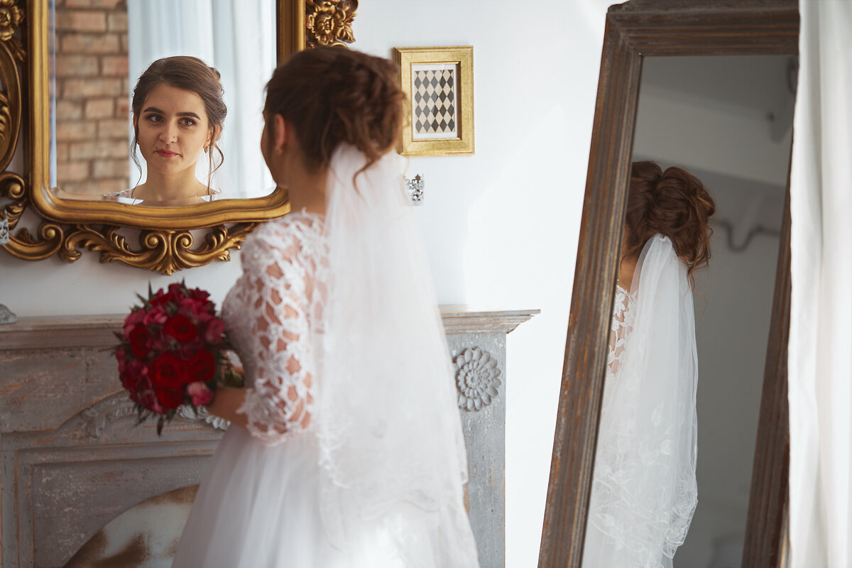 Фото не тех молодоженов и даже не того фотографа о которых идет речь в статье