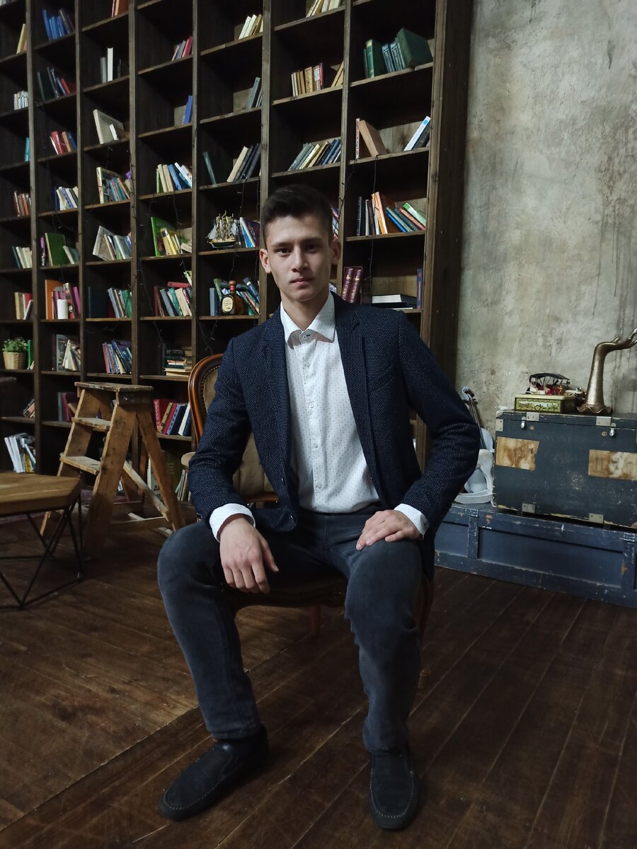 Этот человек владеет английским языком на уровне С1, согласитесь, выглядит успешно