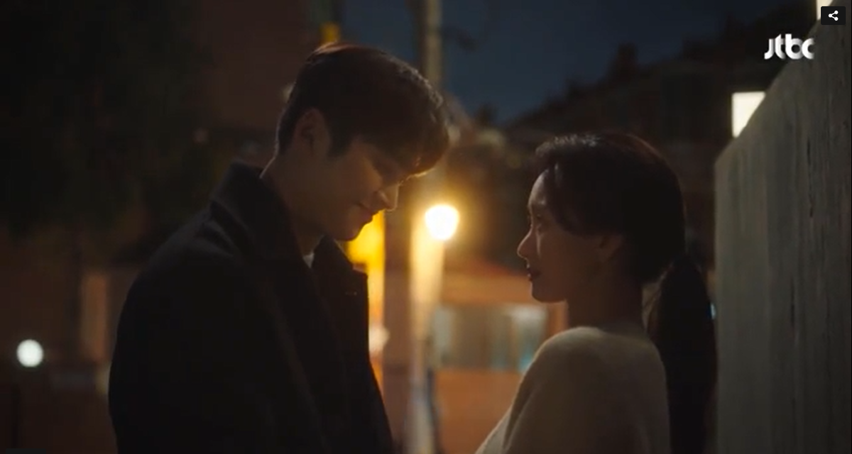 Мой котик, ты скоро получишь сметанку.     Кадр из дорамы