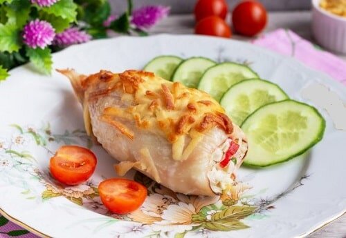 Кальмары фаршированные креветками и овощами