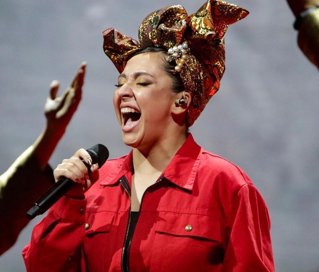 Своеобразная вокальная подача Манижы тоже характеризует русскую женщину? Фото из открытых источников в сети Интернет