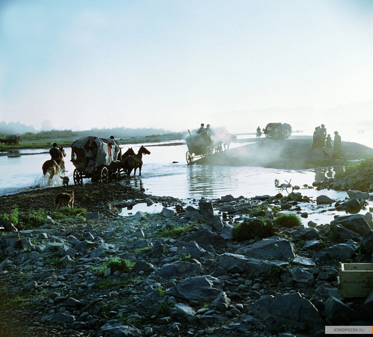 Кадр из фильма "Табор уходит в небо".