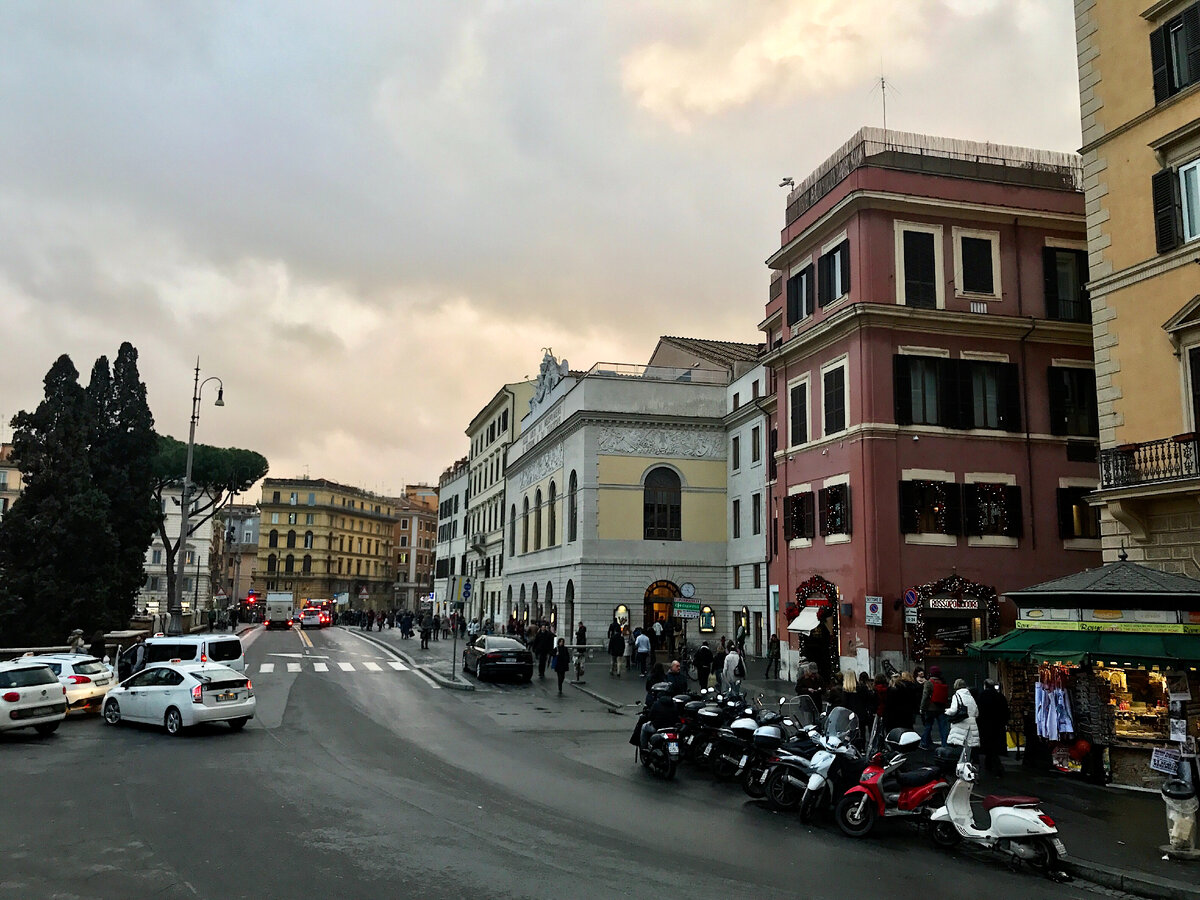 У меня в телефоне несколько тысяч фотографий из Италии, всегда затрудняюсь выбрать для статей