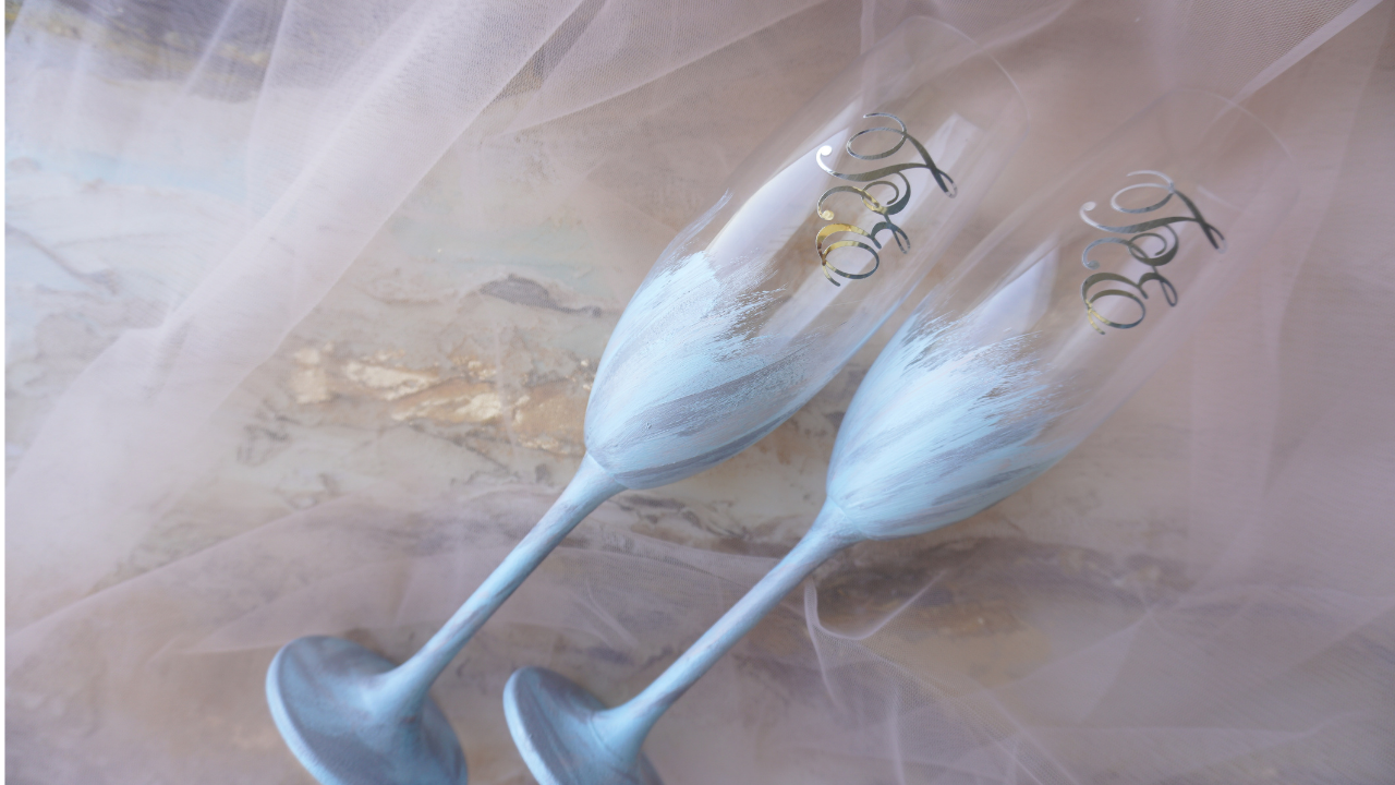 DIY Свадебные бокалы в золотом цвете своими руками/бокалы для свадьбы мастер класс