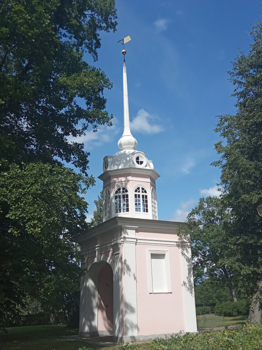 Въездные ворота                                                                                            Фото автора