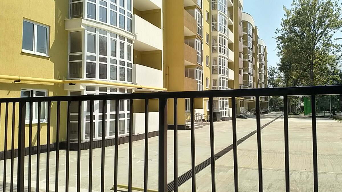 Жилой комплекс в Сочи. Фото автора.