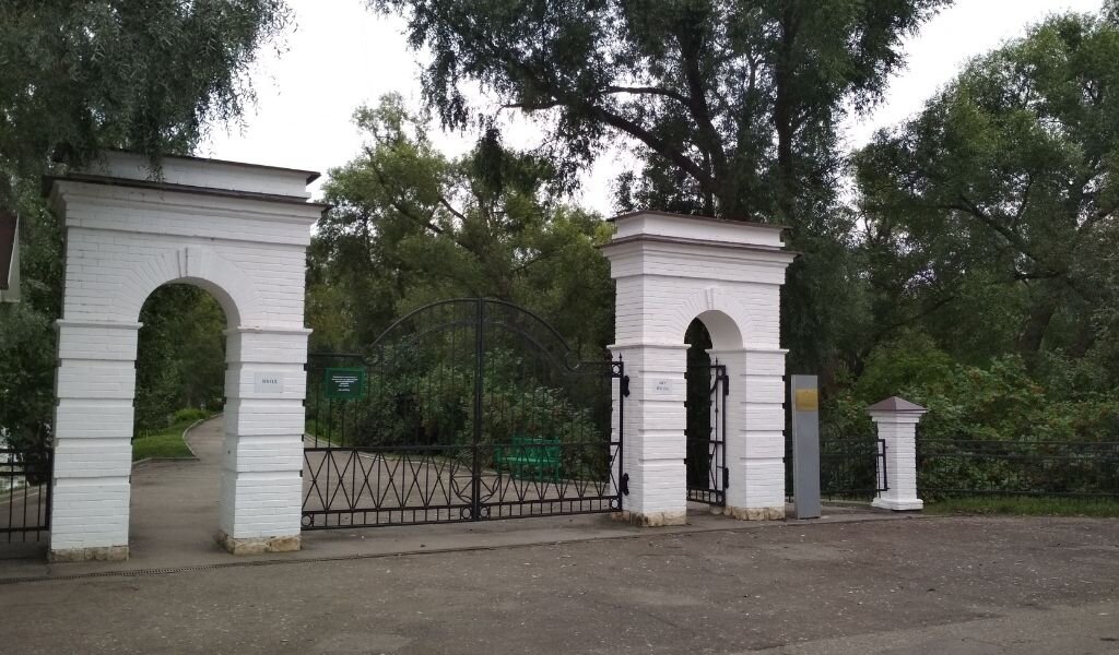 Вход на территорию усадьбы