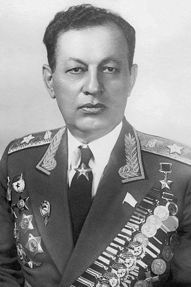 Амаза́сп Хачату́рович Бабаджаня́н (5(18) февраля 1906, село Чардахлы, Елизаветпольская губерния — 1 ноября 1977, Москва) — советский военачальник, Главный маршал бронетанковых войск (29 апреля 1975). Герой Советского Союза (26 апреля 1944).