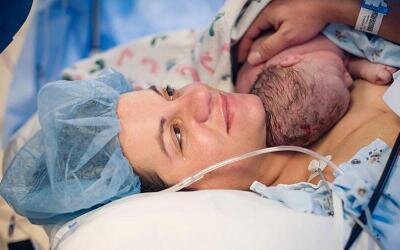 
Все мамы во время беременности наверняка разговаривали со своей крохой. А часто к животику ласково обращаются и родители, и старшие сестрички и братики... Они поют ему песни, рассказывают, как ждут его, успокаивают, если что-то вдруг не так. Иногда эти разговоры начинаются даже до того, как малыш поселился в животе у мамы!