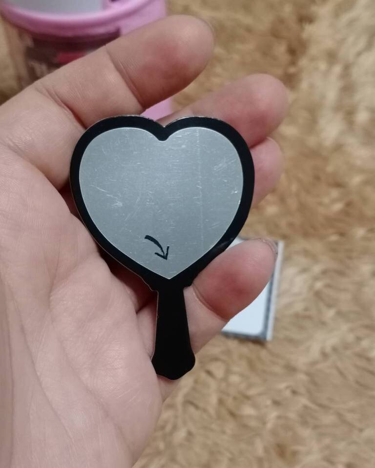 Зеркало поближе