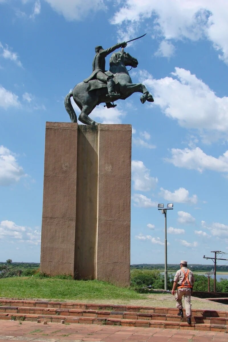 Лопес парагвай. Памятник Парагвай. Nada mas статуя Парагвай. Paraguay.