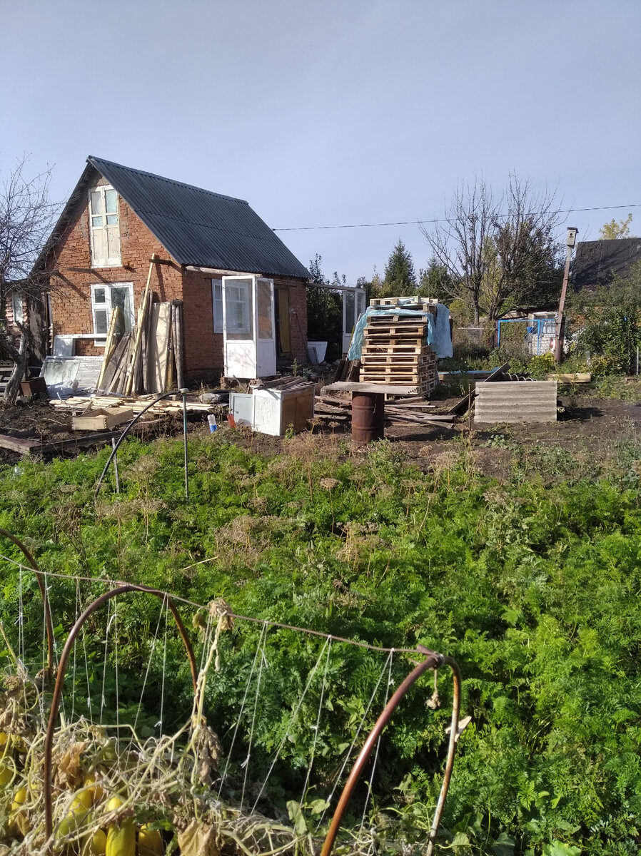 Выставил углы по уровню.делал один...трудно одному....бегать много пришлось из угла в угол