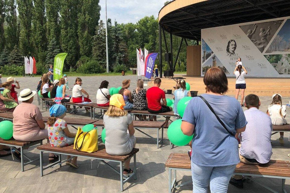     Череда мероприятий в честь Дня семьи, любви и верности в Липецке началась с праздника в Нижнем парке Максим ТРУБНИКОВ