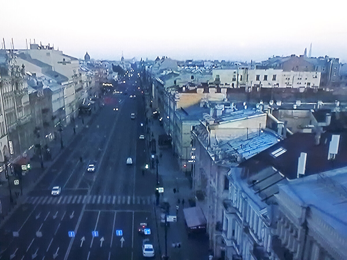 издалека многое видеться по-иному