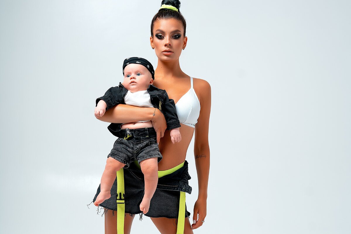     «Я точно поддержу сына в любом хобби»: Лера Изумруд – о том, как быть блогером-мамой